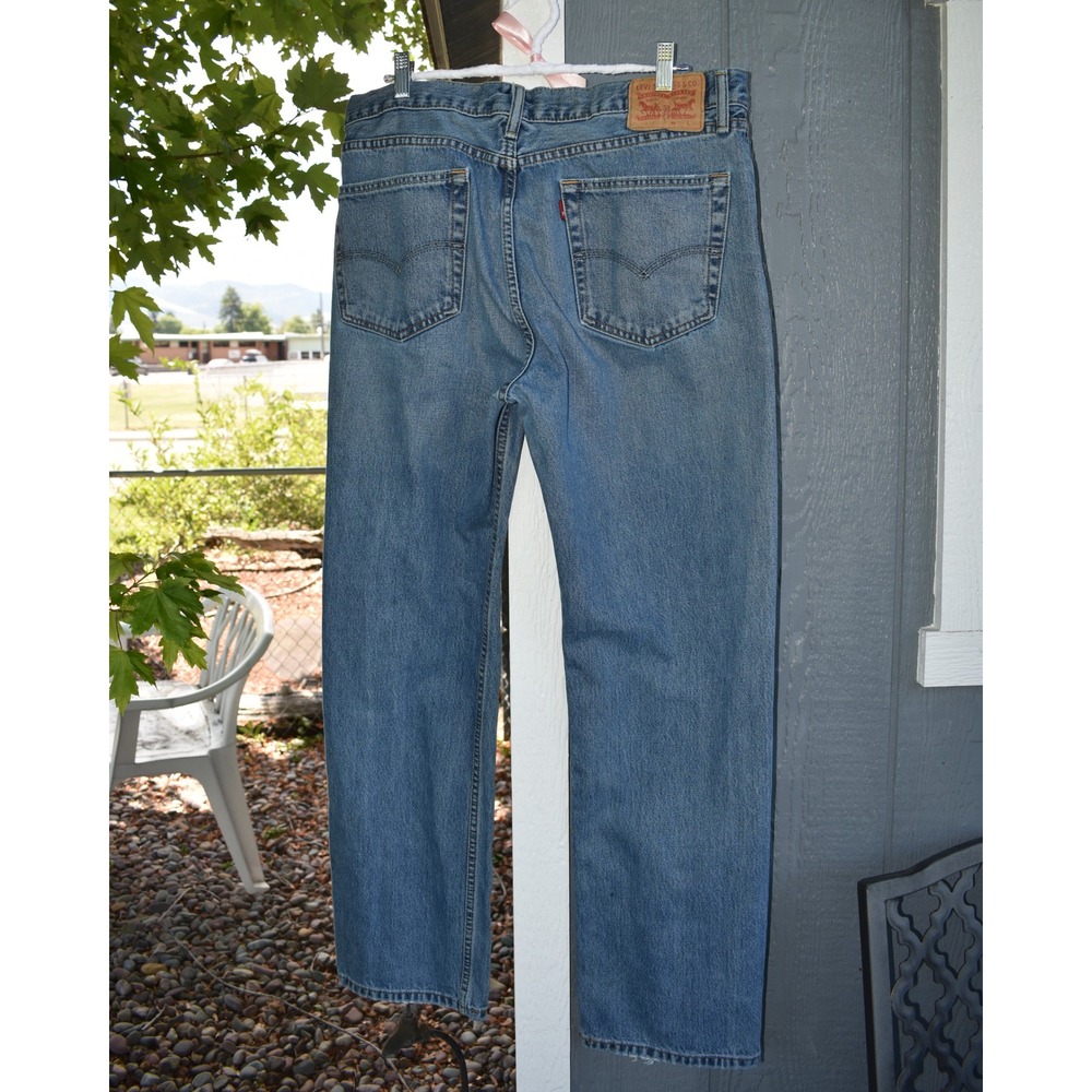 Levis 514 Straight Leg Jeans Medium Wash Blue 100% Cotton‎ Denim 37x31 Vintage